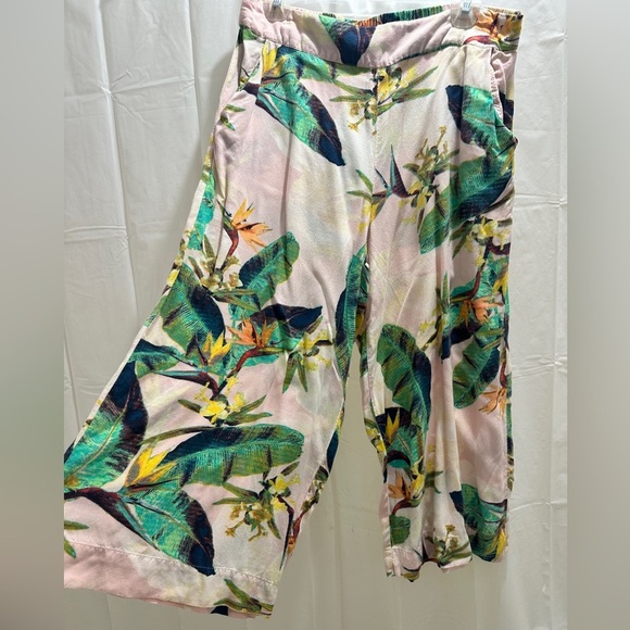 Jessica Simpson Tropical Print Wide-Leg Pants - Picture 4 of 6